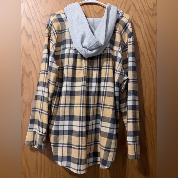American Eagle Outfitters Tan and Black Plaid Shirt - Picture 2 of 3